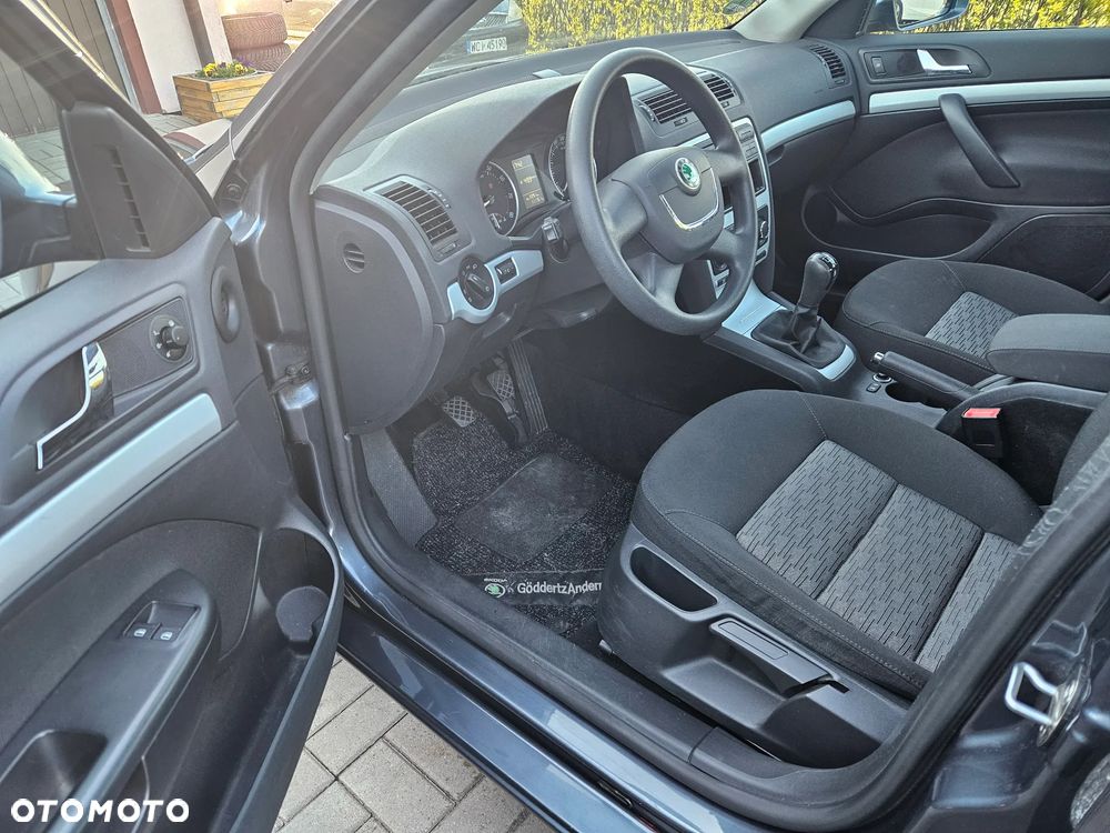 Skoda Octavia 1.6 - 6