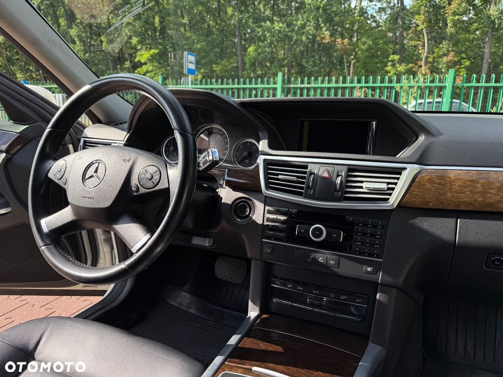 Mercedes-Benz Klasa E 200 CDI DPF BlueEFFICIENCY 7G-TRONIC Elegance - 9