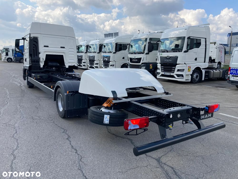MAN MAN TGL 12.250 4x2 BL CH - 4