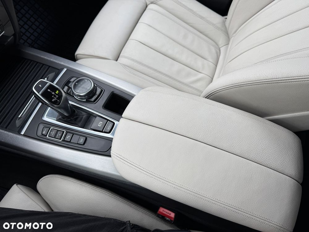 BMW X5 xDrive25d - 26
