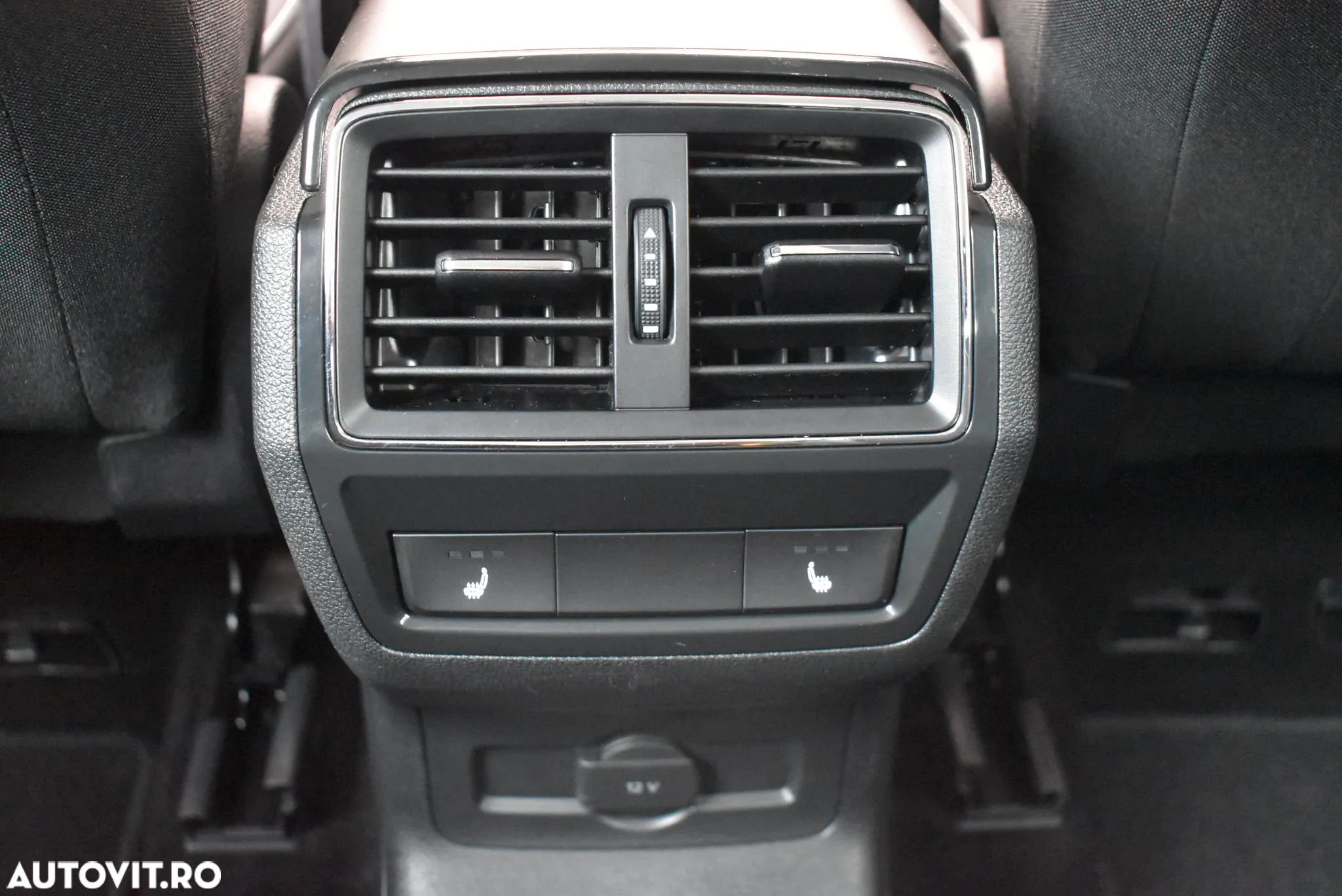Skoda Karoq 1.5 TSI ACT DSG Ambition - 27