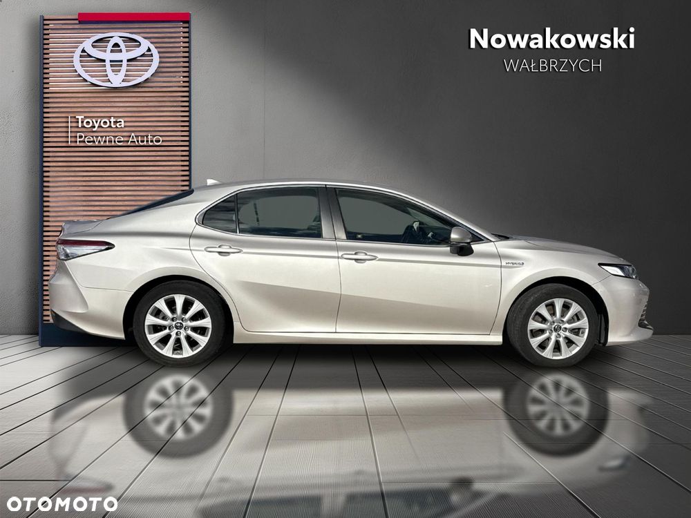 Toyota Camry 2.5 Hybrid Comfort CVT - 6
