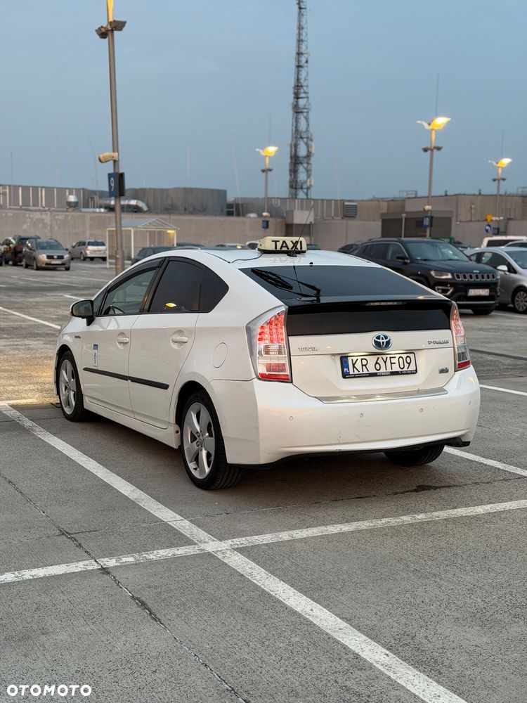 Toyota Prius - 5