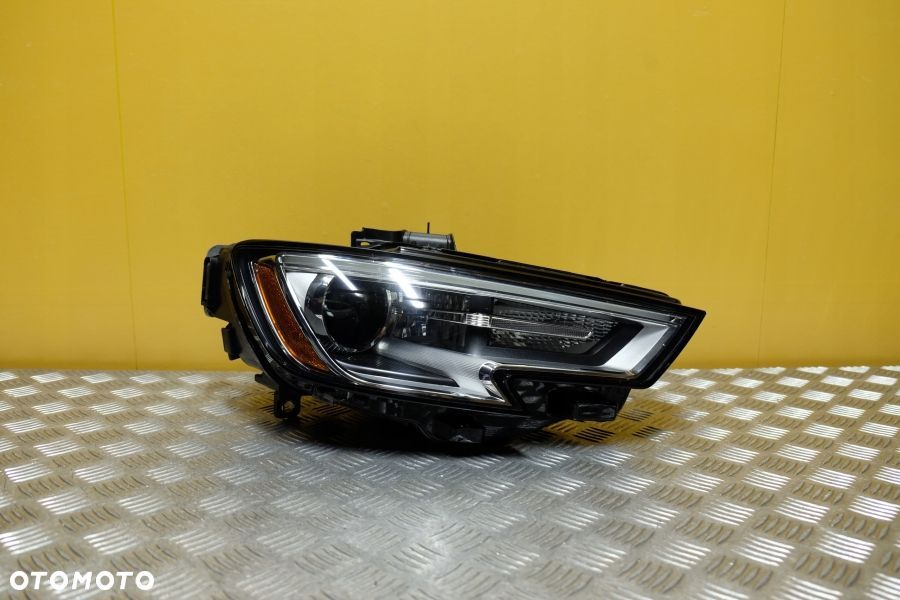 AUDI A3 S3 RS3 2017-2020 REFLEKTOR LAMPA XENON PRAWA USA - 1