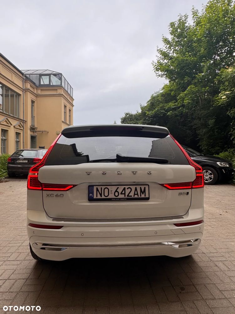 Volvo XC 60 B5 B AWD Plus Bright - 4