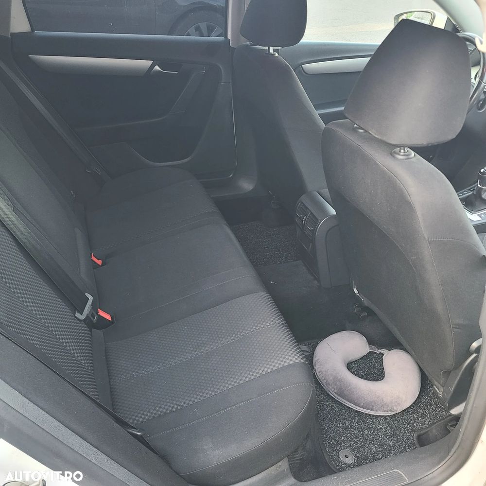 Volkswagen Passat Variant 1.6 TDI BlueMotion Technology Comfortline - 8