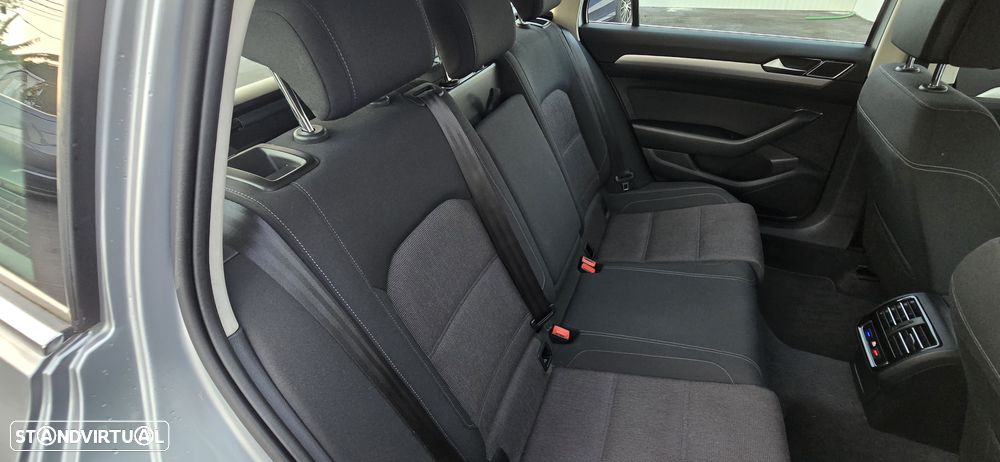 VW Passat Variant 2.0 TDi Business Package DSG - 12