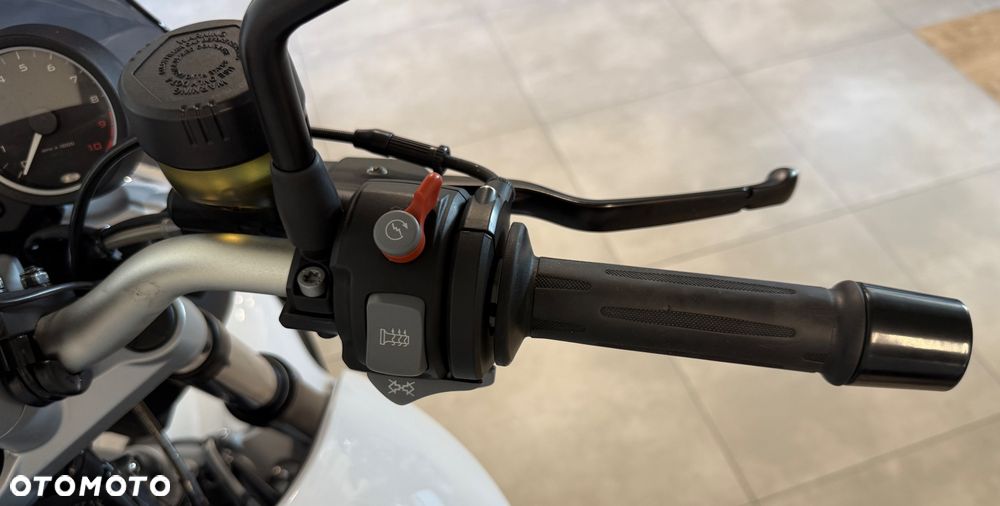 BMW R - 12
