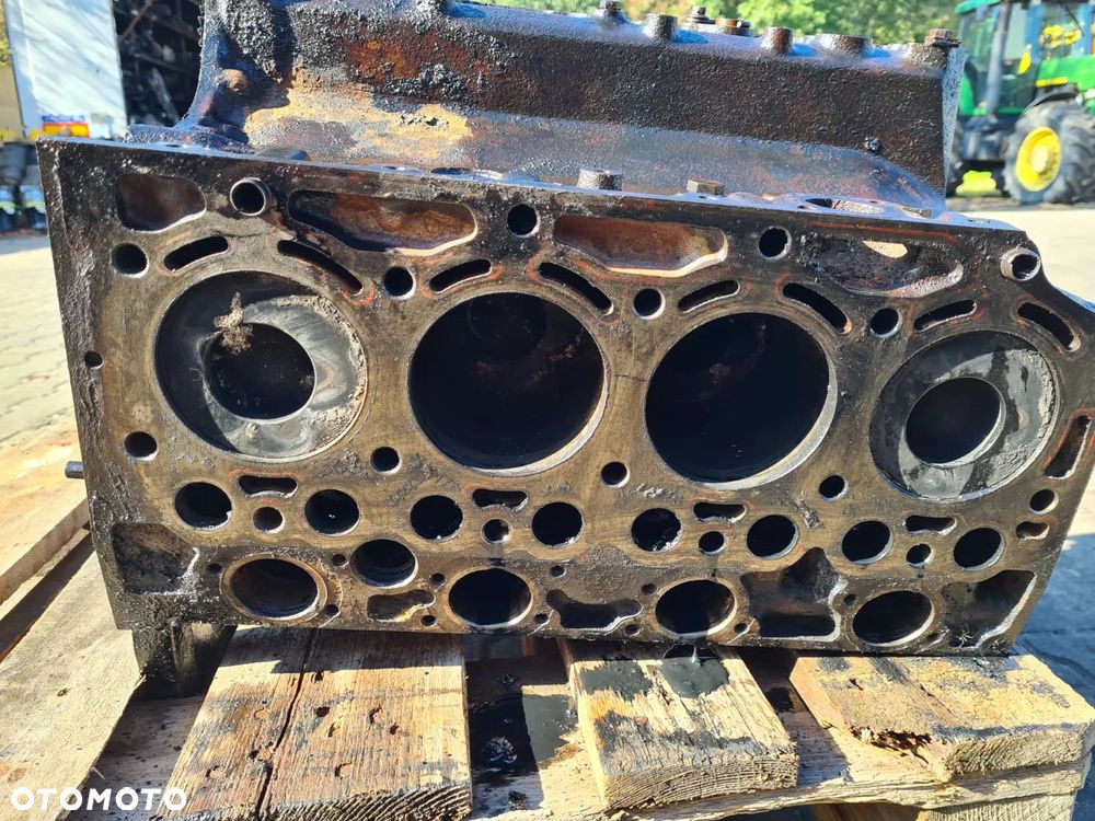 Blok wał tłoki 4206643R deutz agrotron k90 glowica most skrzynia - 1