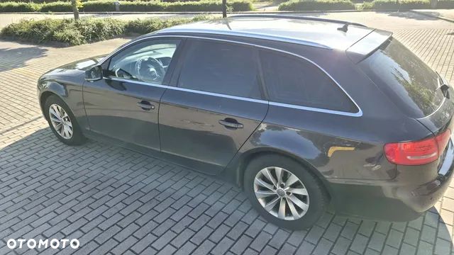 Audi A4 Avant 2.0 TDI DPF Ambiente - 4