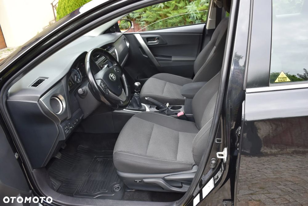 Toyota Auris 1.4 D-4D Design Edition - 14