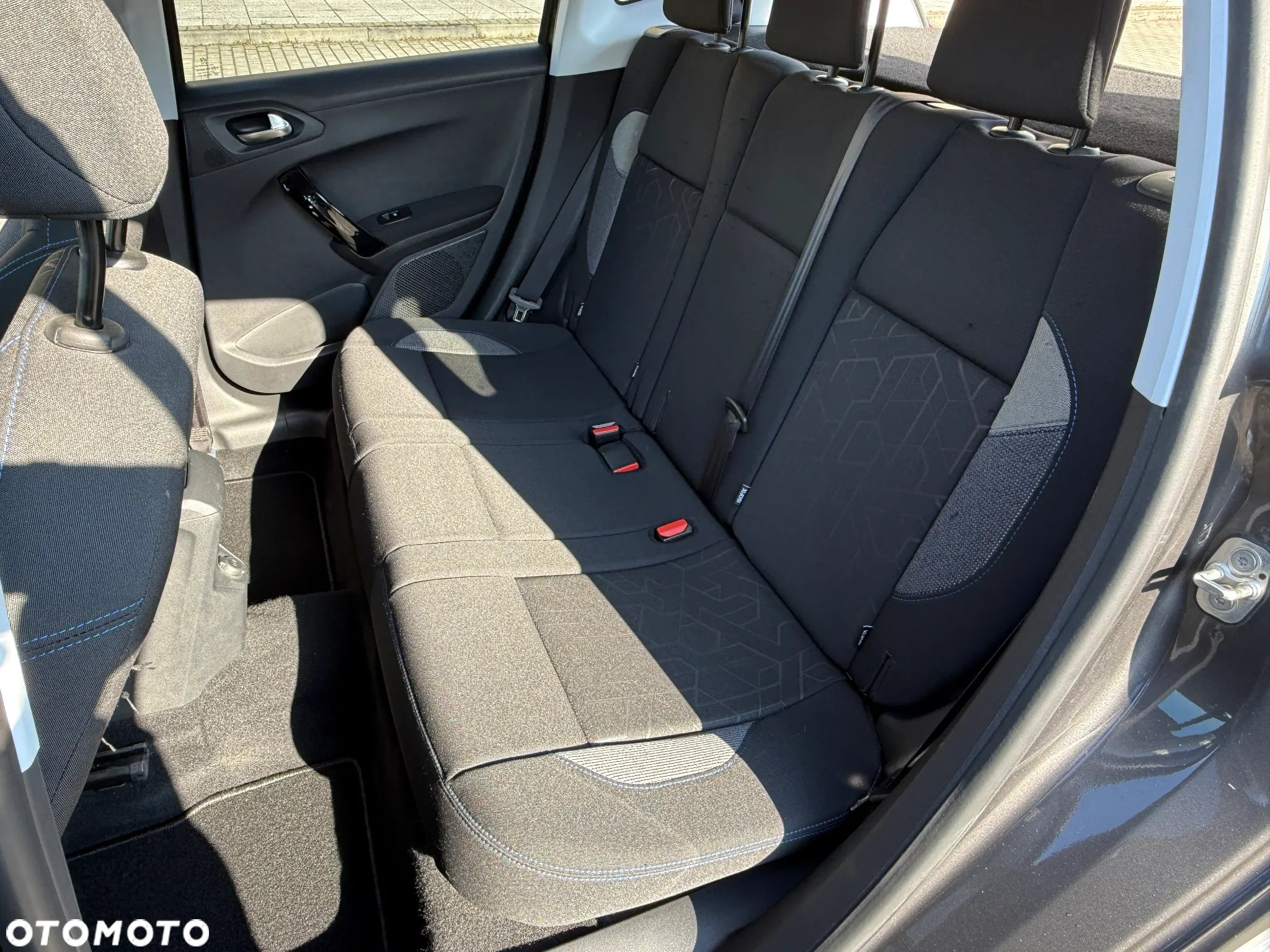 Peugeot 2008 PureTech 82 Signature - 23