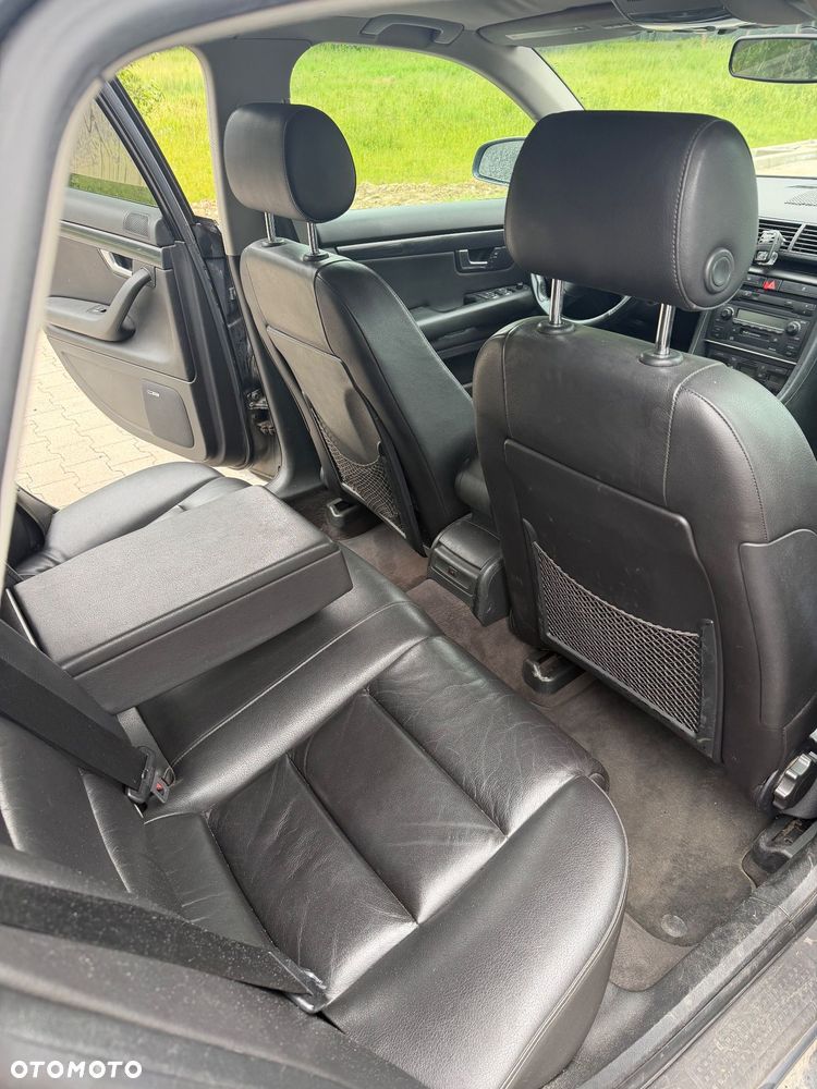 Audi A4 Limousine - 16