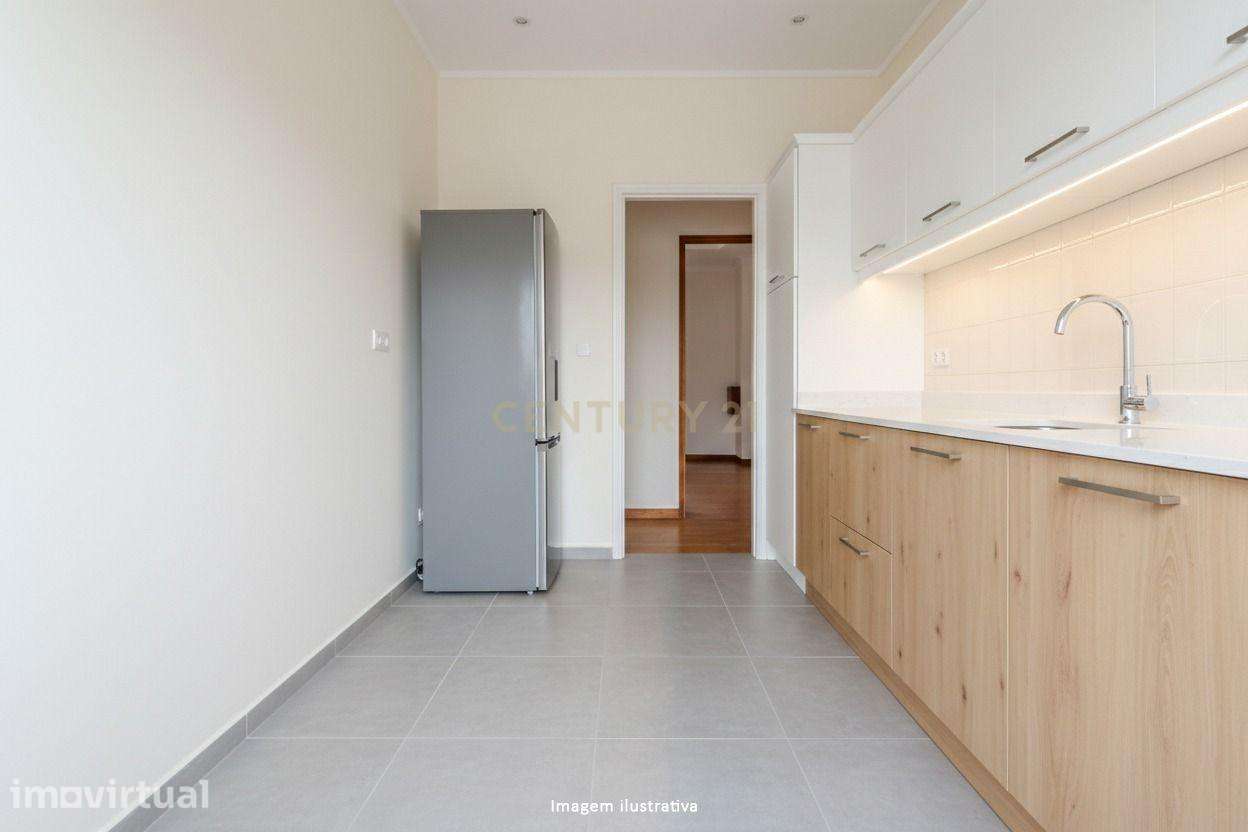 Apartamento T2 +1 centro da Maia, com lugar de garagem - Grande imagem: 4/33