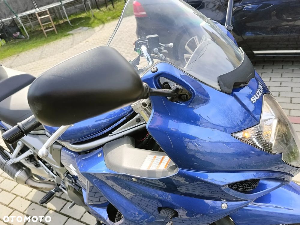 Suzuki GSX - 24