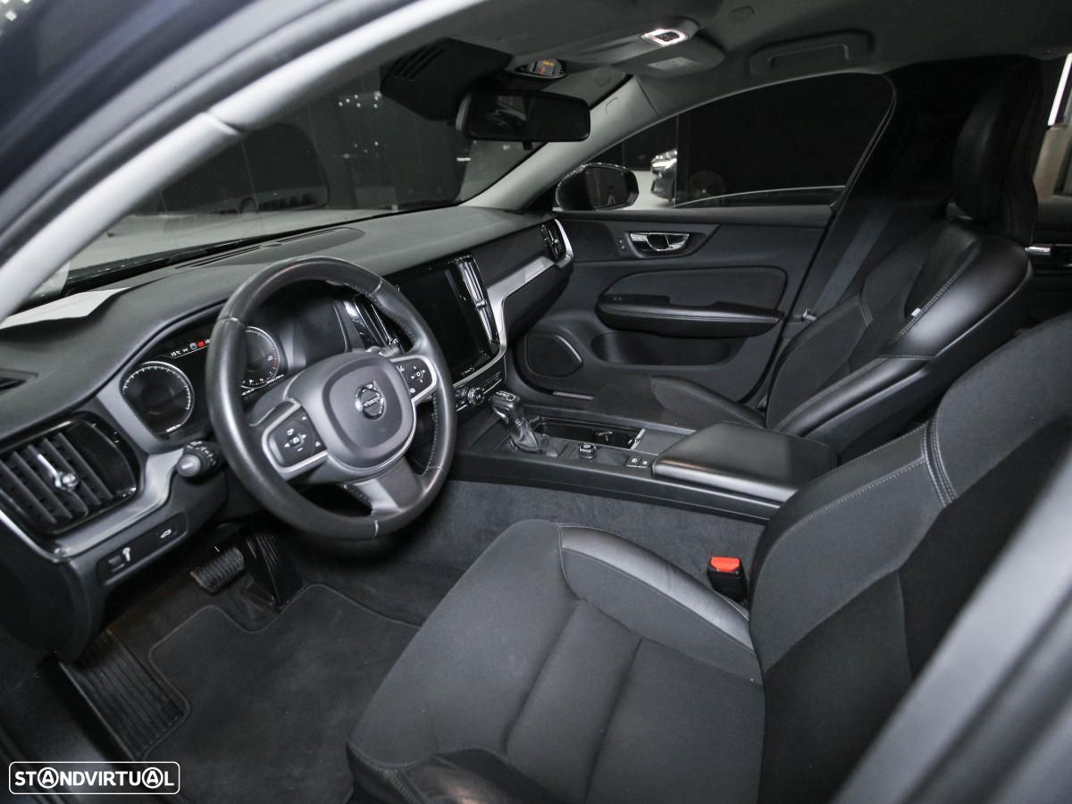 Volvo V60 2.0 D3 Momentum Geartronic - 6