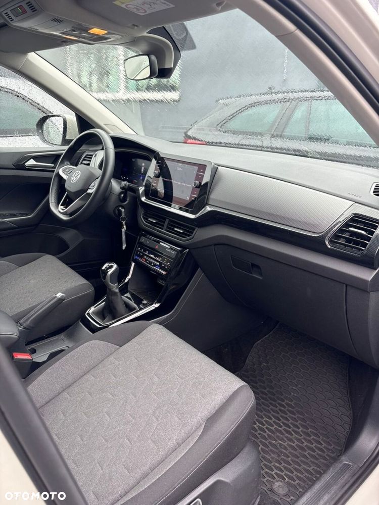 Volkswagen T-Cross - 32