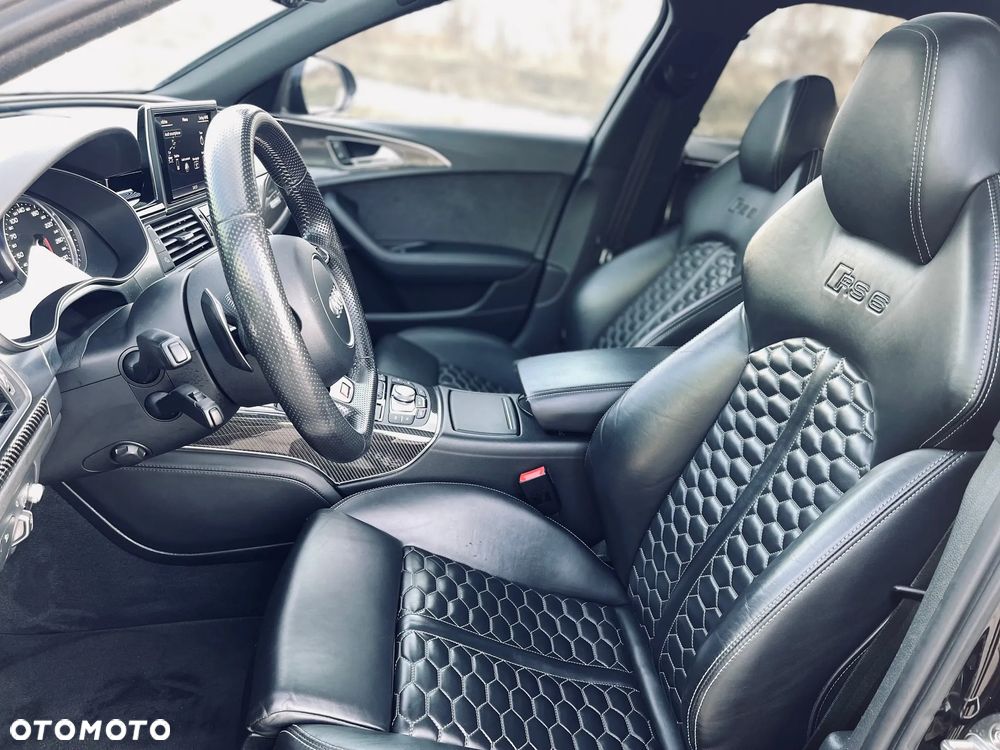 Audi RS6 Avant Standard - 15