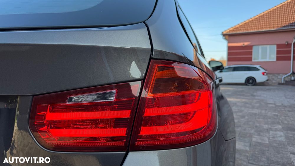 BMW Seria 3 320d Touring Aut. Modern Line - 32