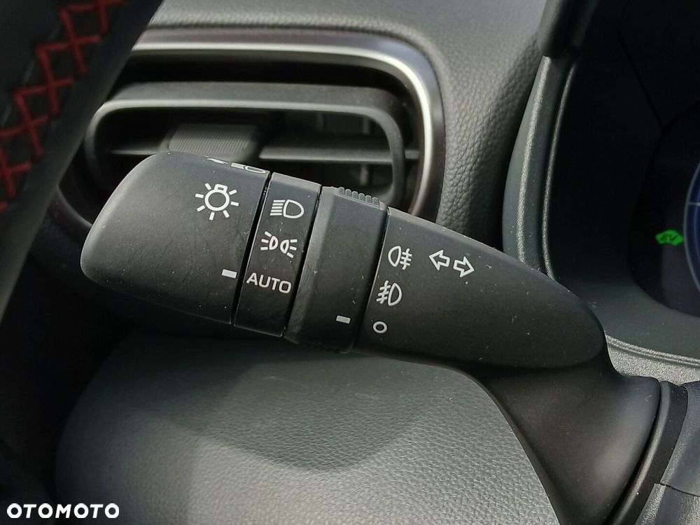 Toyota Yaris Hybrid 1.5 GR Sport - 31