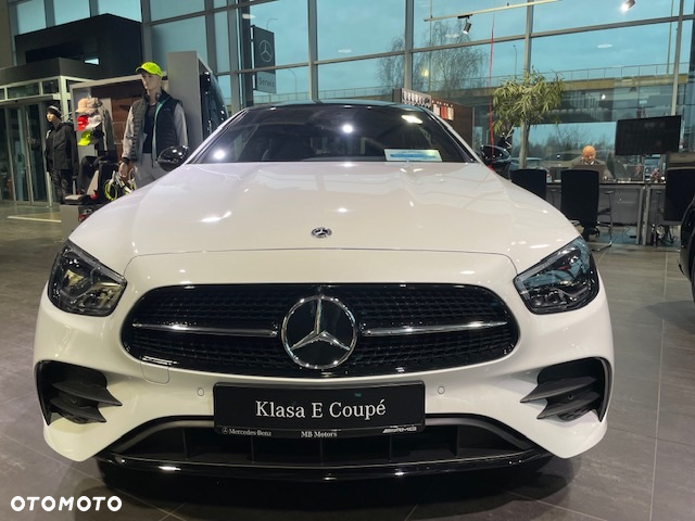 Mercedes-Benz Klasa E 200 Coupe 4-Matic 9G-TRONIC - 35