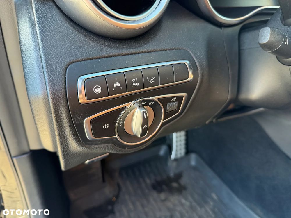 Mercedes-Benz Klasa C 220 d 4Matic 9G-TRONIC AMG Line - 15