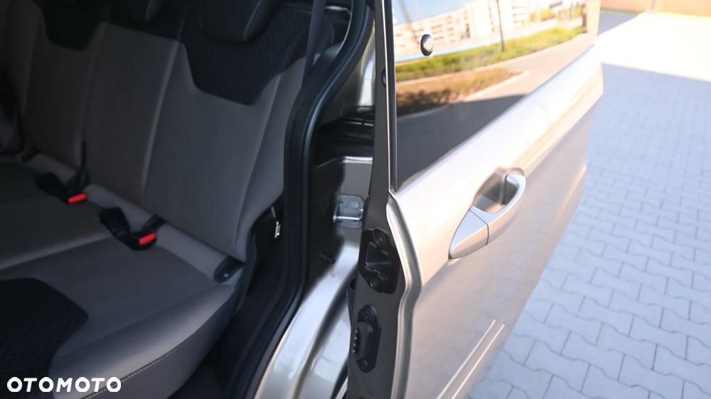 Ford Tourneo Courier 1.0 EcoBoost Titanium - 36
