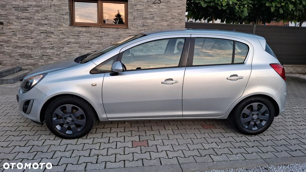 Opel Corsa 1.2 16V Cosmo - 4