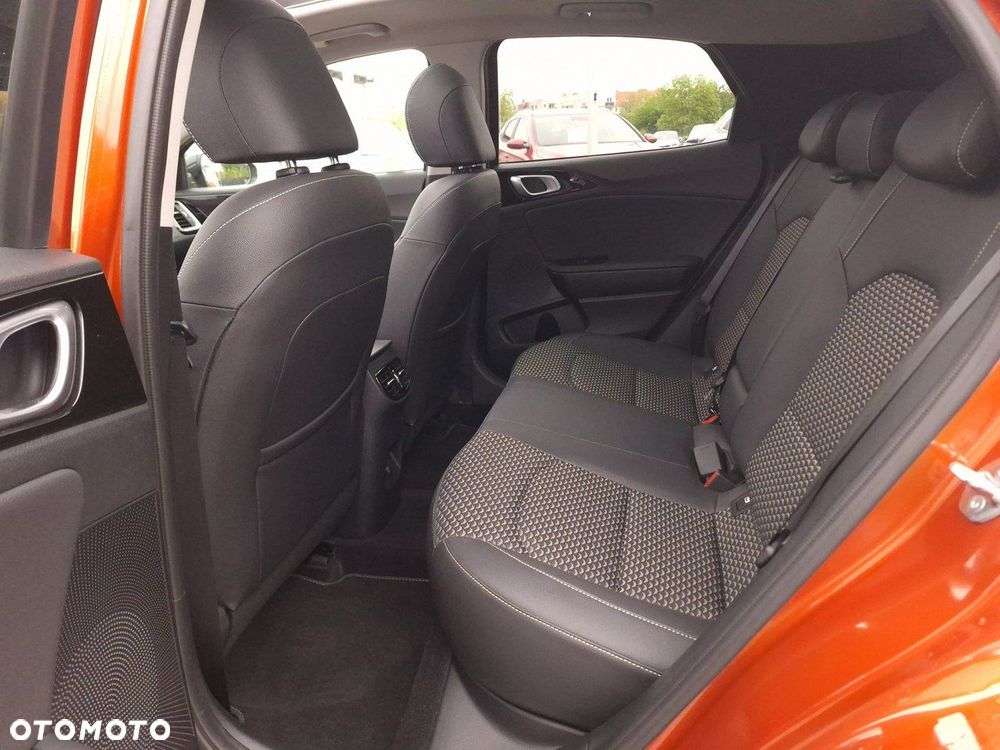 Kia XCeed 1.5 T-GDI Business Line DCT - 24