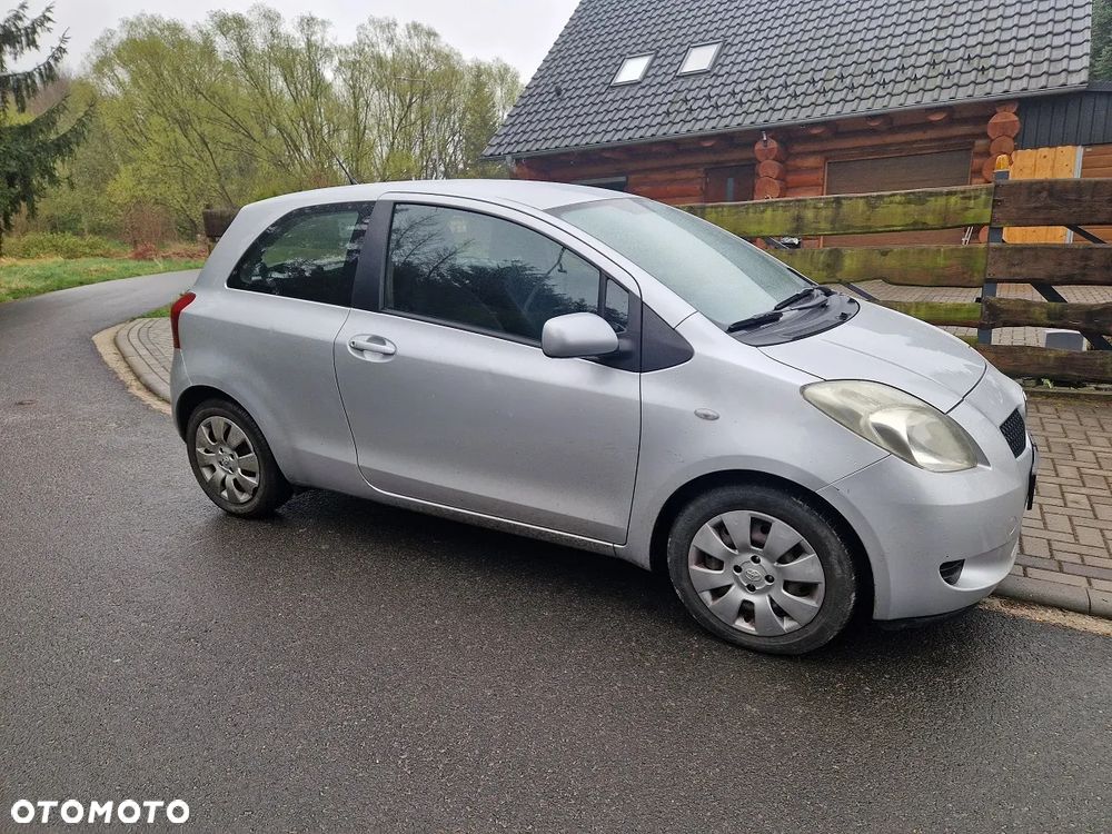 Toyota Yaris 1.3 Terra Gold - 13