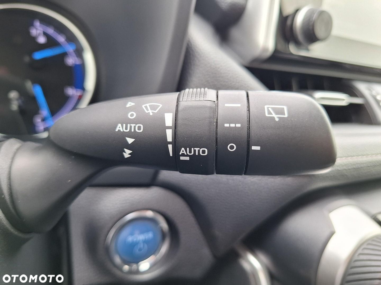 Toyota RAV4 - 16