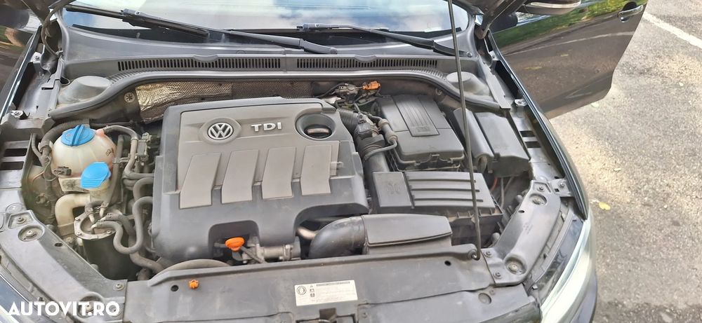 Volkswagen Jetta - 33