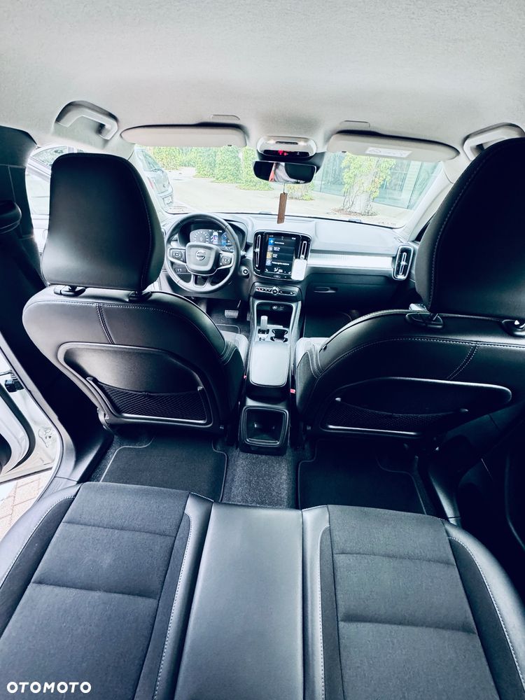 Volvo XC 40 D4 AWD Momentum Pro - 8