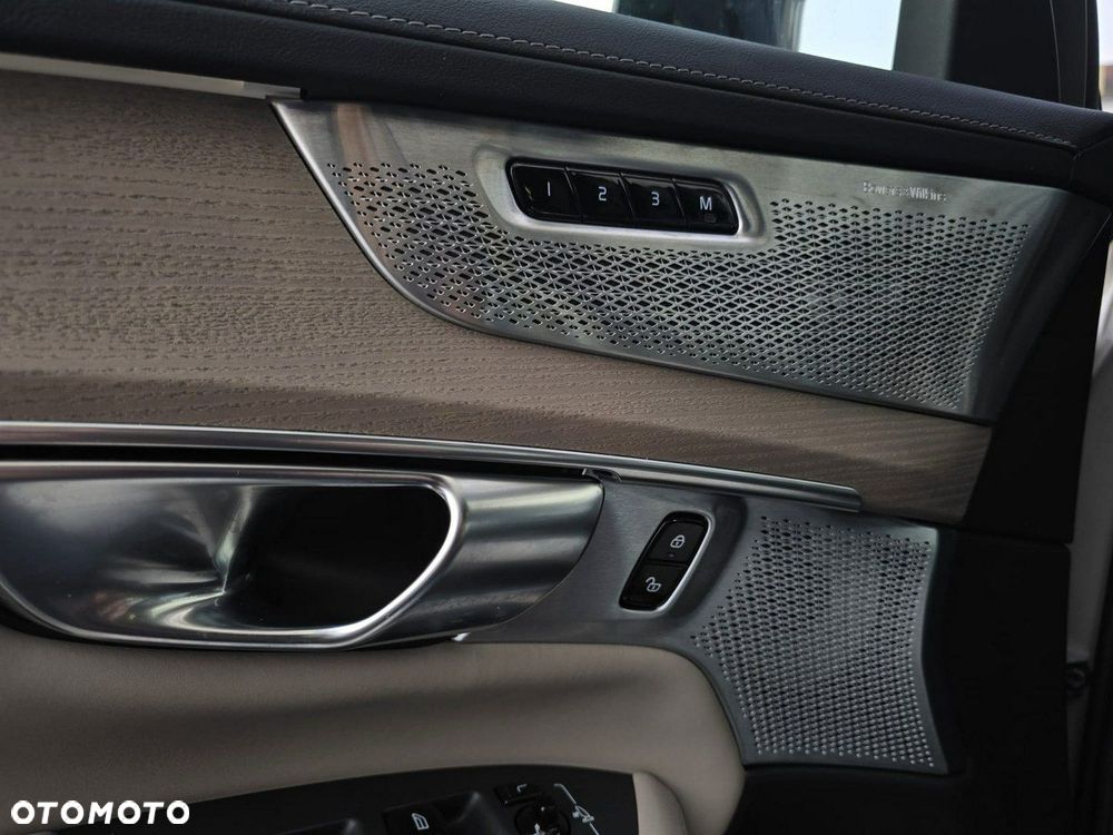 Volvo XC 90 T8 AWD Plug-In Hybrid Ultra Dark 7os - 9