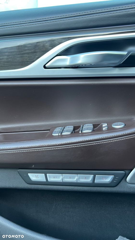 BMW Seria 7 750d xDrive - 21