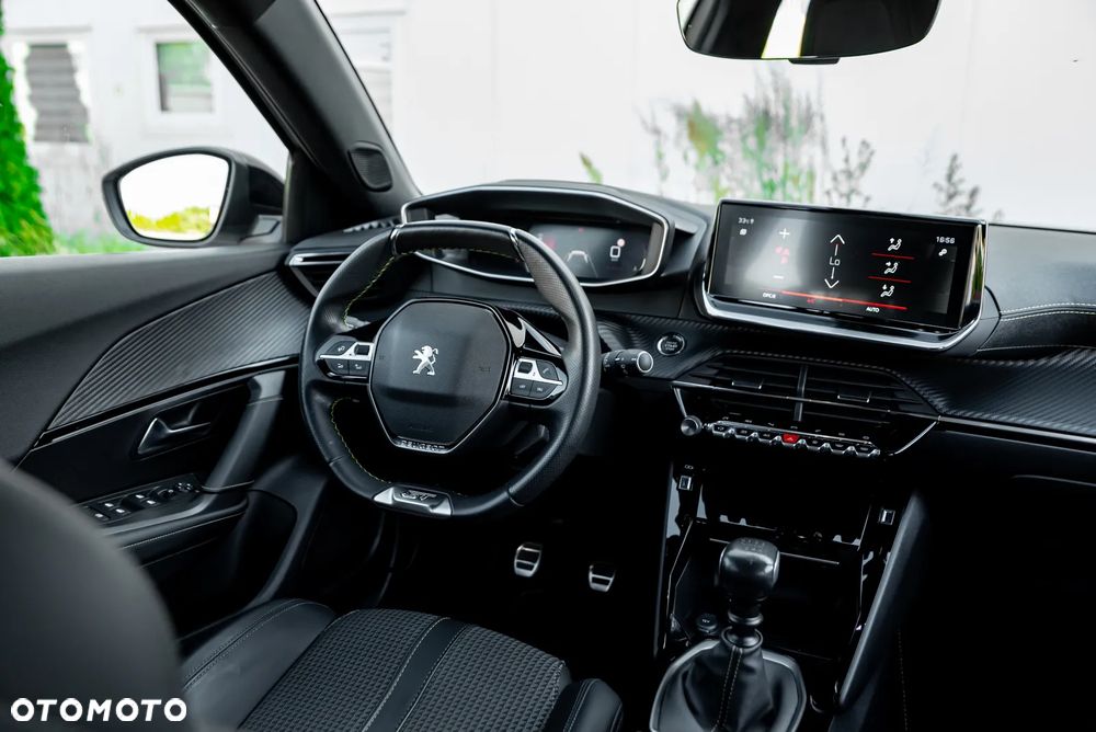 Peugeot 2008 1.2 PureTech GT S&S - 27