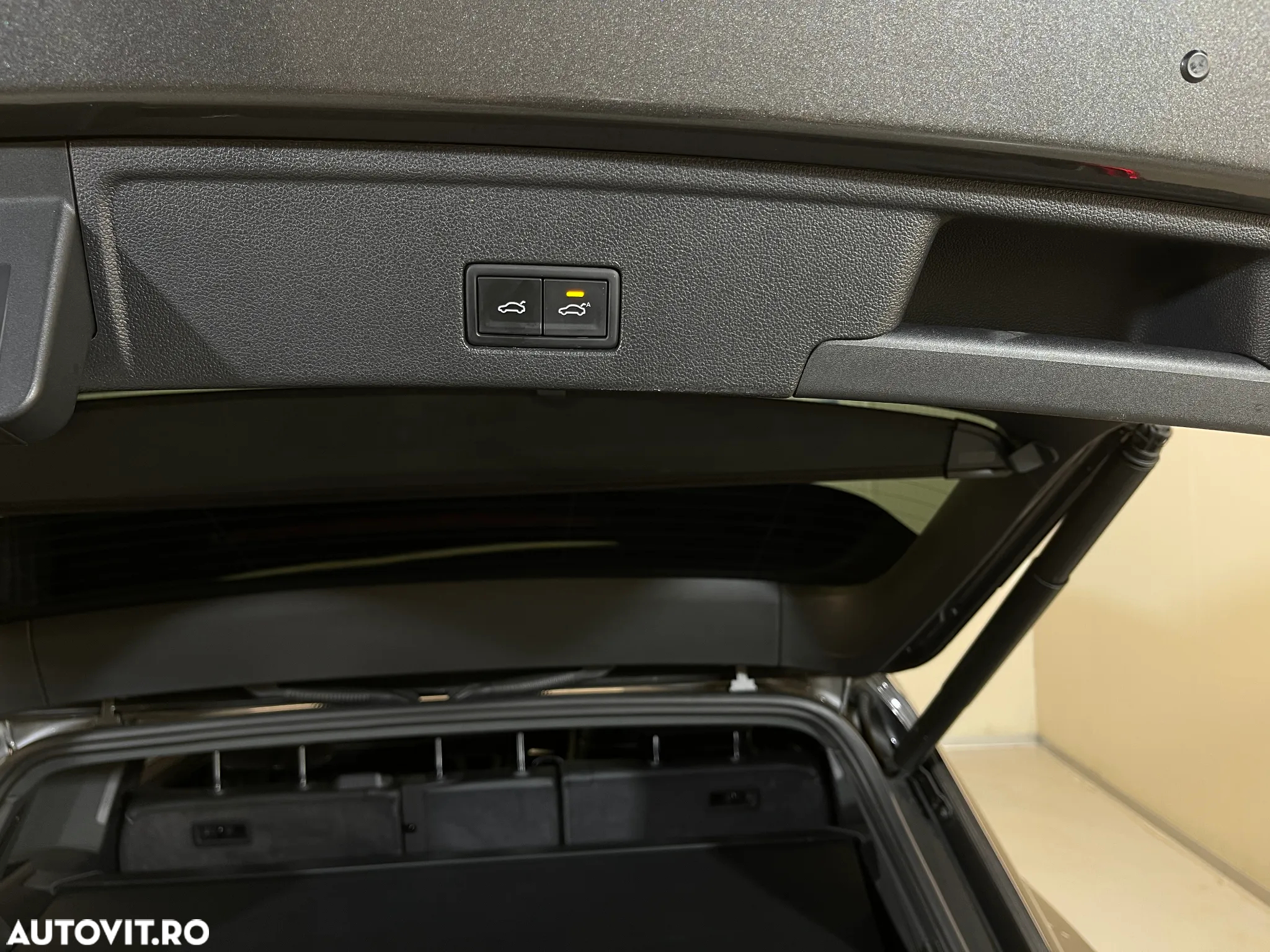 Volkswagen Touareg V6 TDI Elegance - 30