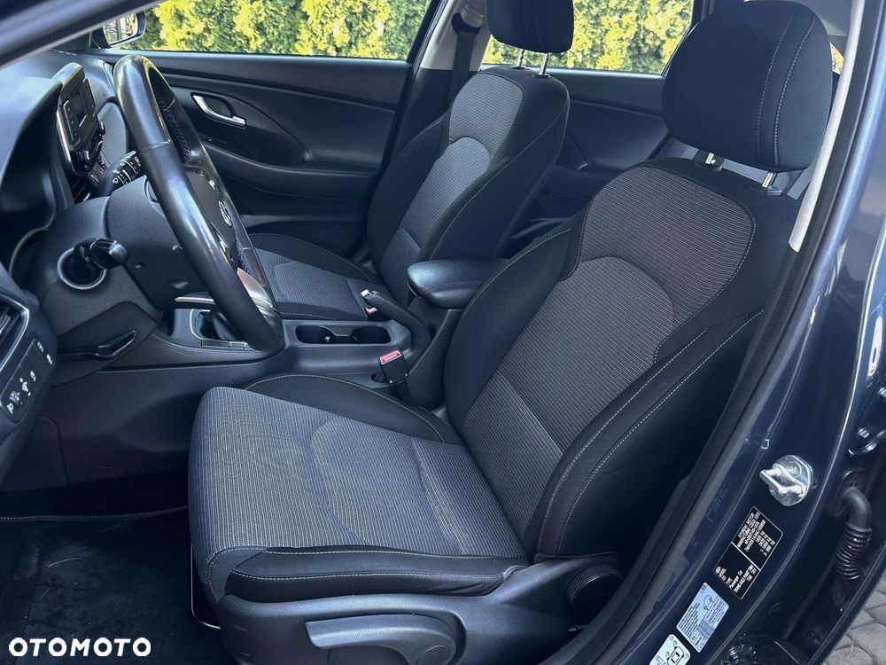 Hyundai i30 1.6 D Comfort - 10