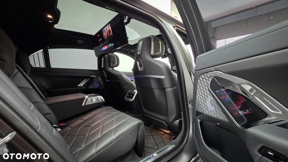 BMW Seria 7 - 37