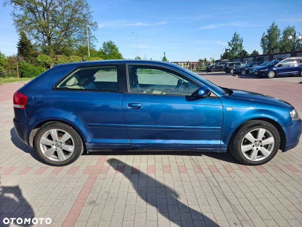Audi A3 3-drzwiowe 2.0 FSI Ambiente Tiptronic - 8
