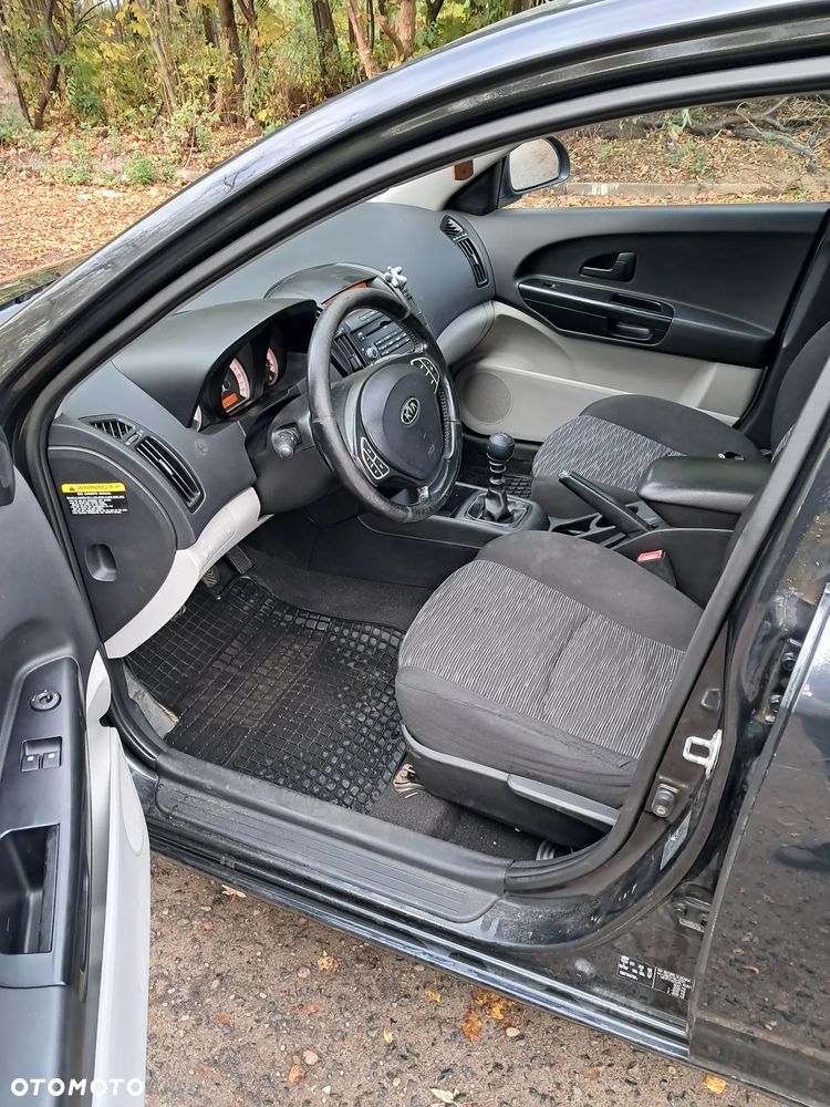Kia Ceed - 7