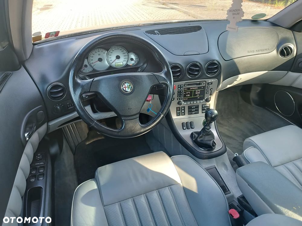 Alfa Romeo 166 2.5 V6 24v - 12