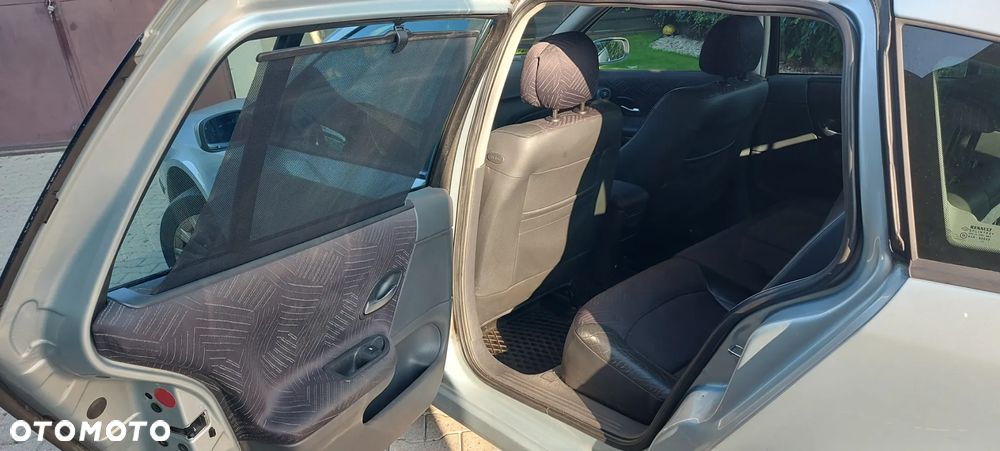 Renault Laguna 1.8 Privilege - 12