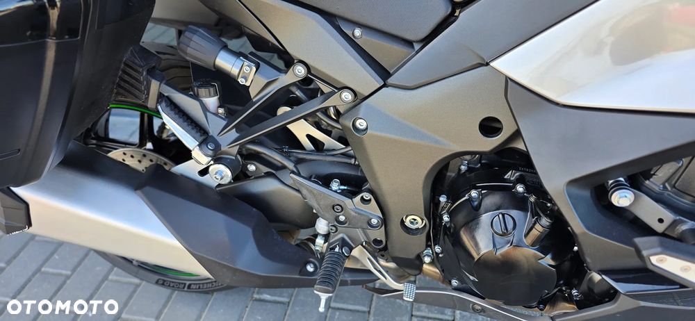 Kawasaki Ninja 1000 SX - 13
