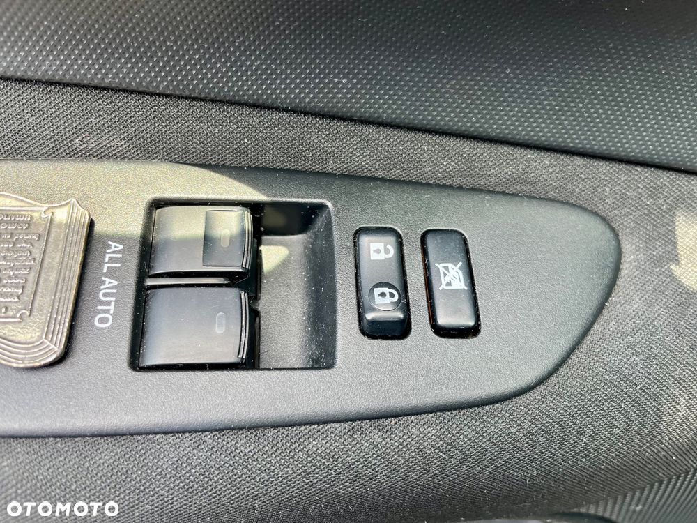 Toyota Auris 1.4 D-4D Terra EU5 - 11