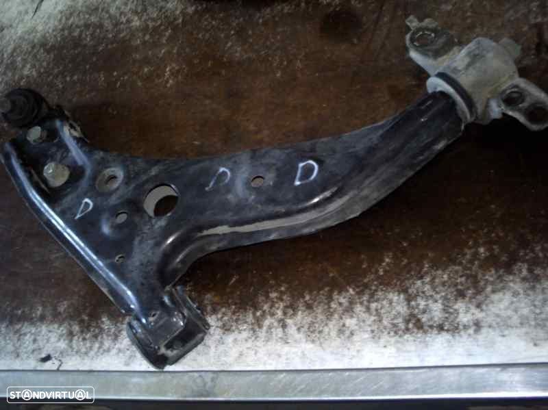 BRAÇO SUSPENSÃO INFERIOR FRENTE DIREITO MAZDA 323 F IV - 1