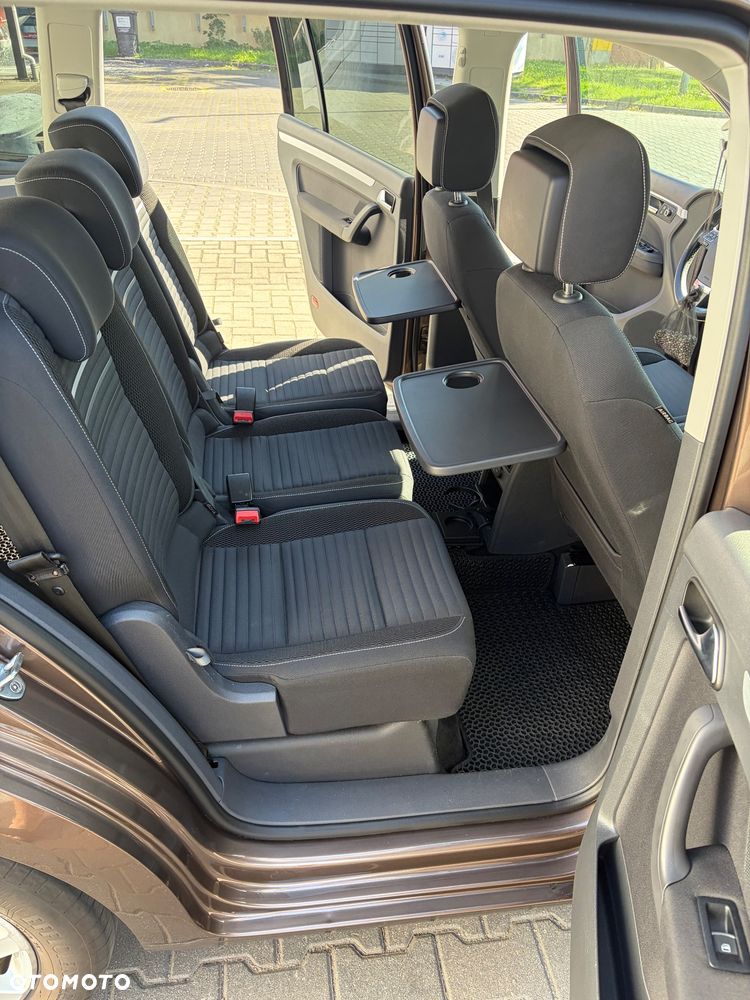 Volkswagen Touran 2.0 TDI DPF BlueMotion Technology Cup - 17