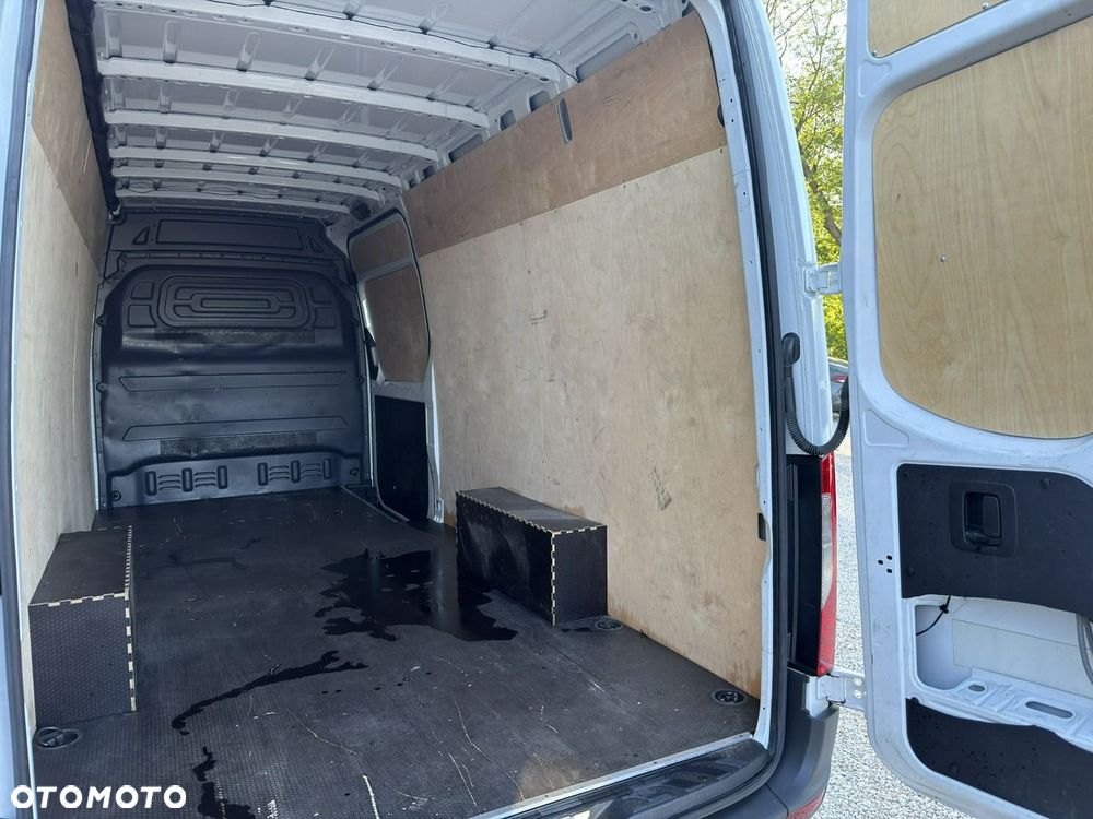 Mercedes-Benz Sprinter - 15