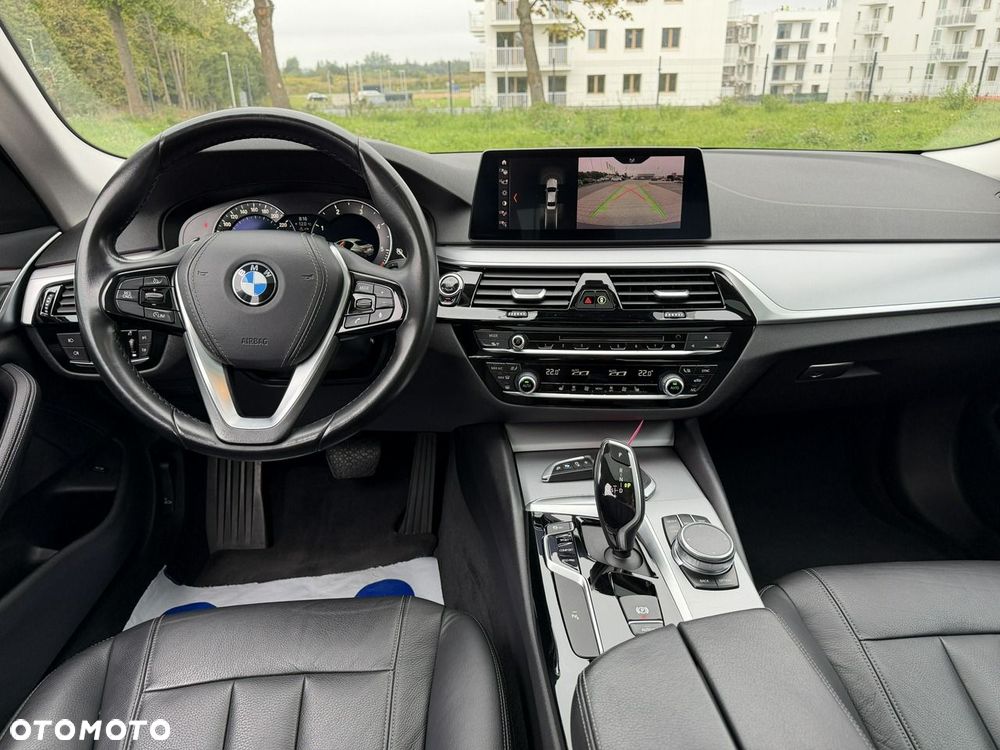 BMW Seria 5 518d - 22