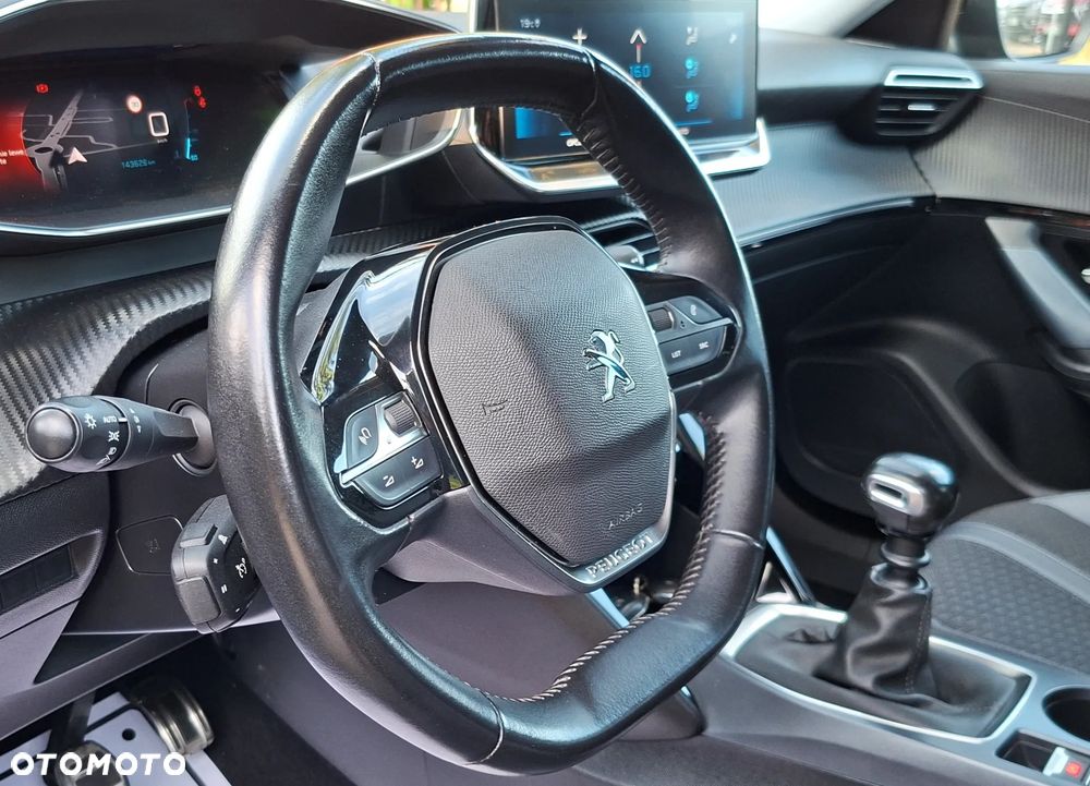 Peugeot 2008 1.2 PureTech Allure Pack S&S - 24
